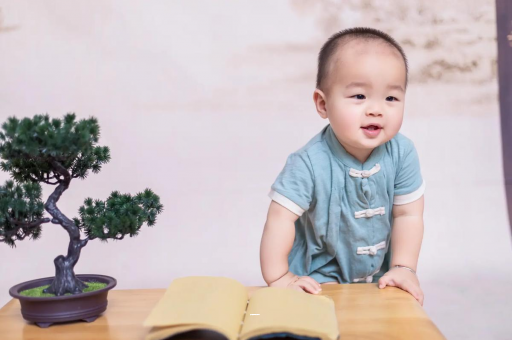 衡东六个月宝宝可以坐吗
